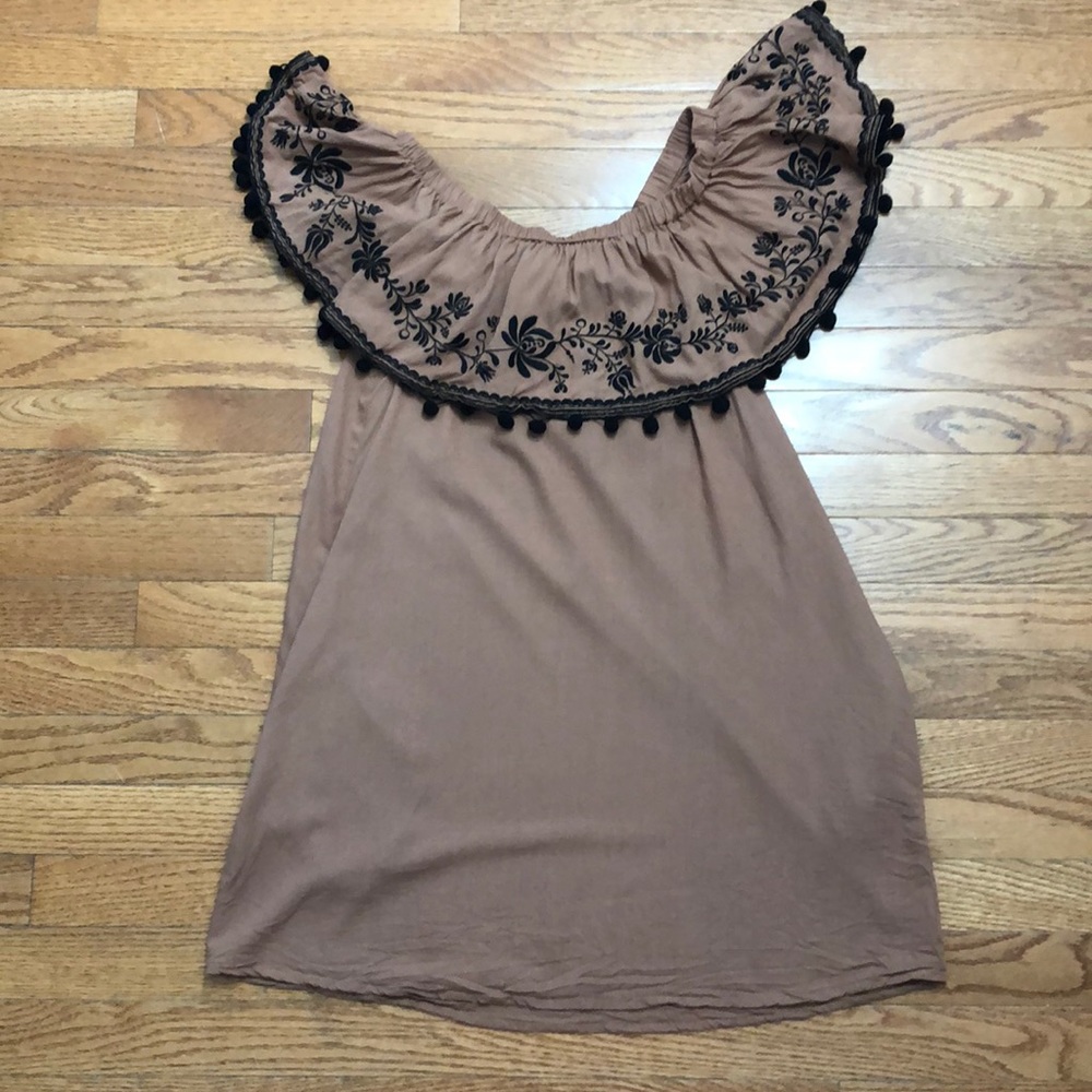 💕Tan Fiesta Top💕 - Picture 3 of 5